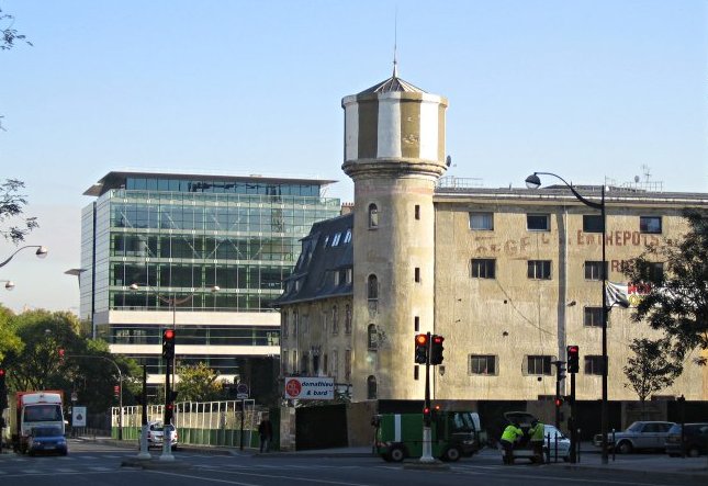 http://thbz.org/images/paris/13/paris-rive-gauche/frigos2.jpg