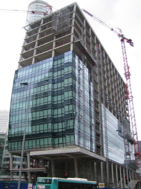 http://thbz.org/images/paris/ladefense/exaltis-20050605.jpg